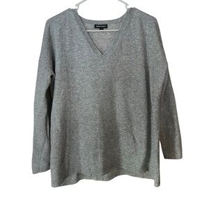 100% Cashmere Gray V-Neck Sweater